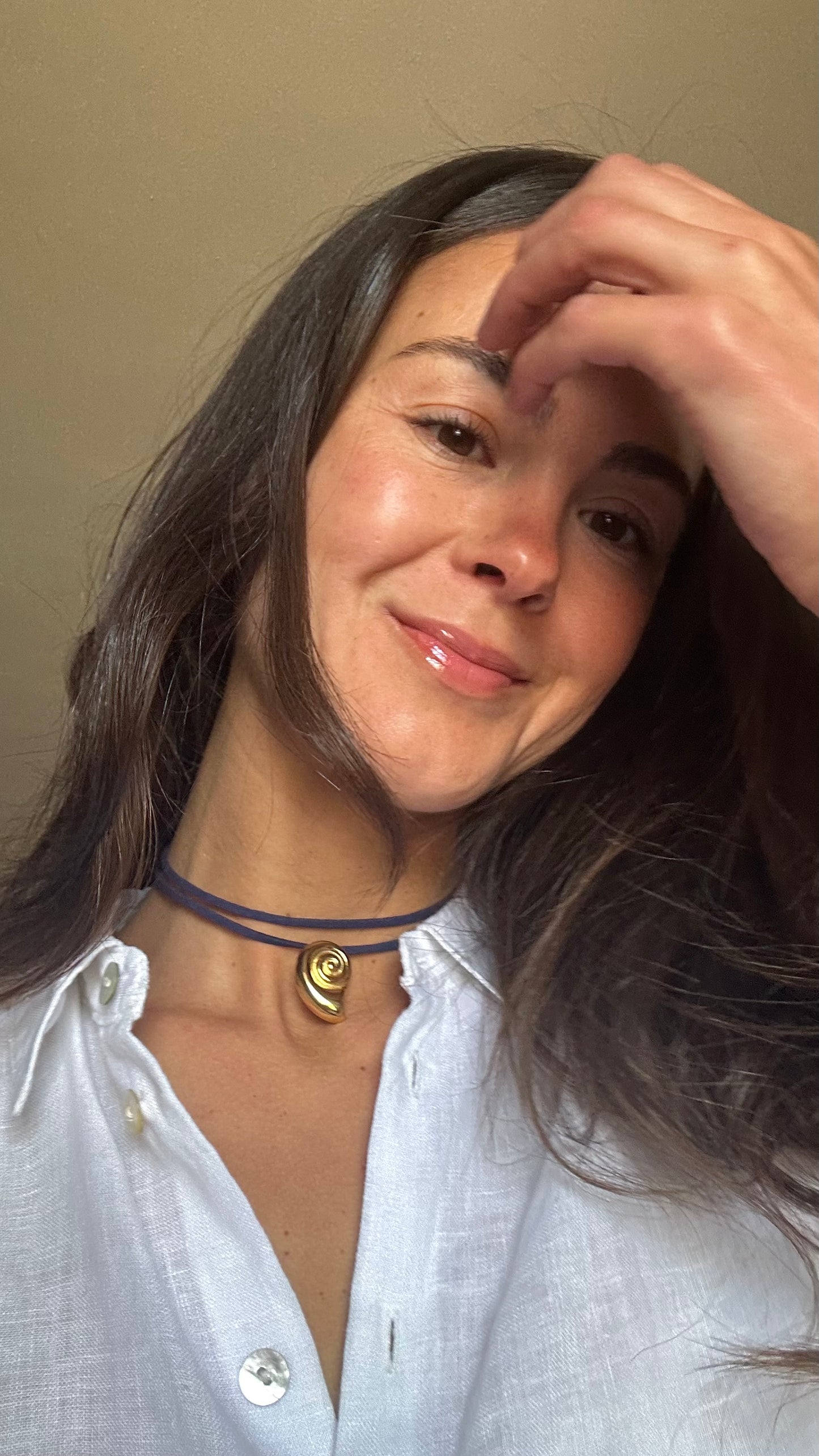 Collier Adela
